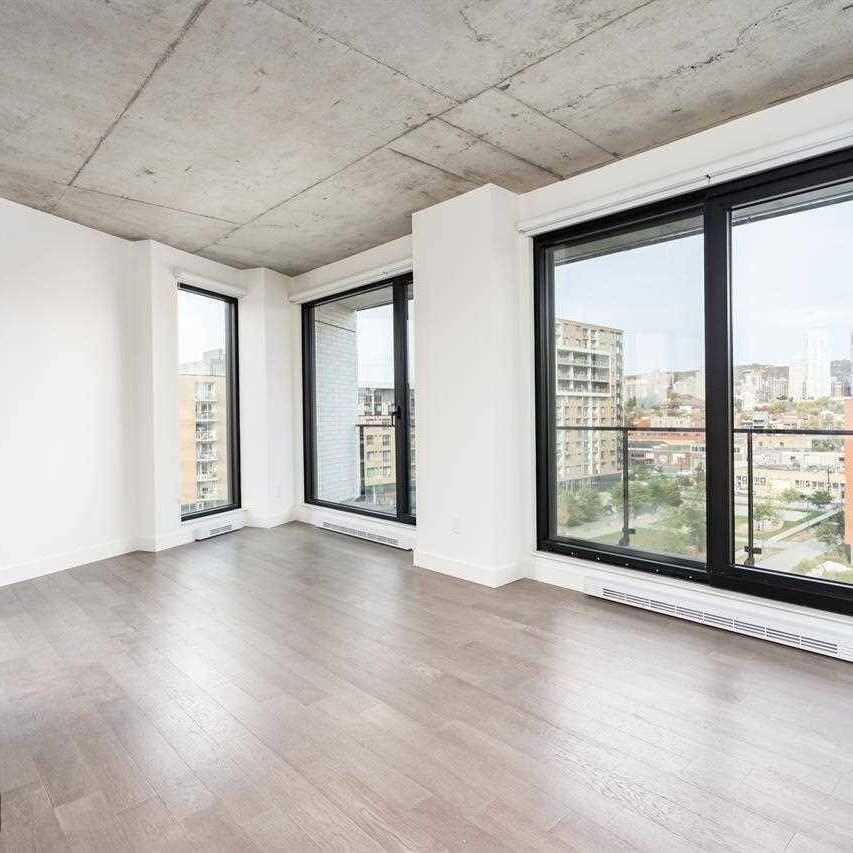 Condo for rent in Griffintown | Spacious and semi-furnished - Photo 1