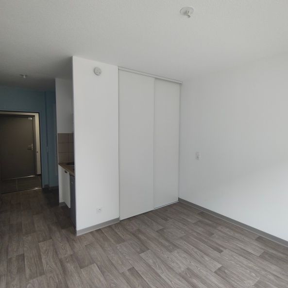 Location Appartement 1 pièce 19m² FRANQUEVILLE ST PIERRE 76520 - Photo 1