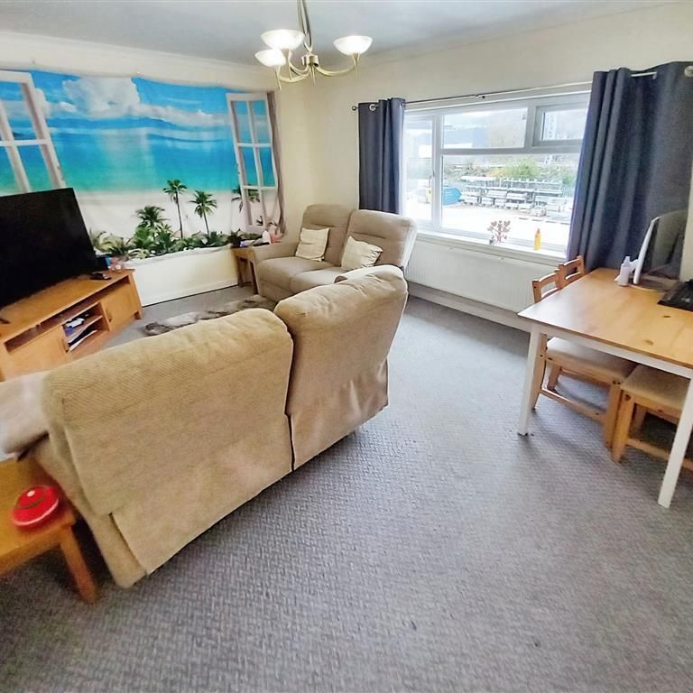 Cwmbach Road, ABERDARE - Photo 1