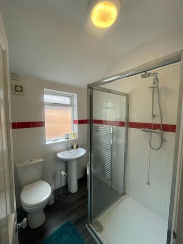 20 Arthur Street - Brand New Kitchen & Great LocationLoughborough - Photo 5