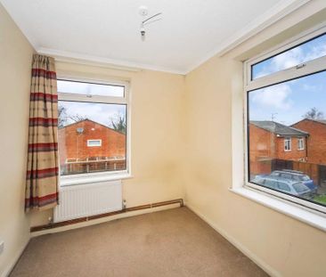 3 bedroom end of terrace house to rent - Photo 3