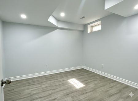 For Lease - 31 Ames Crescent, Aurora, Ontario - Photo 5