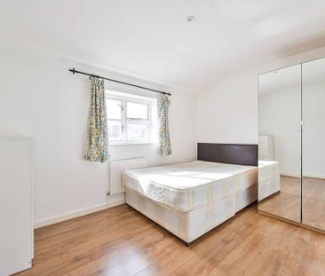 4 bedroom terraced house to rent - Photo 3