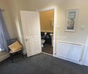 Ensuite Double Room, South, LN5 - Photo 5
