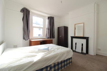 3 bedroom terraced house to rent - Photo 4