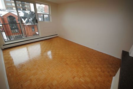 Downtown Living at its best - Minutes to parks, shops, restaurants, and more. - Photo 3