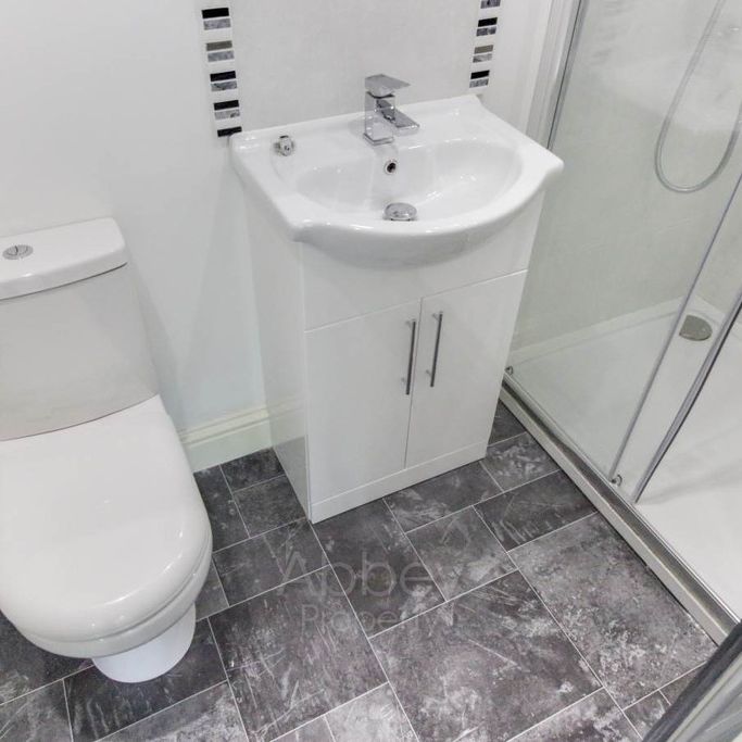 Earls Court, Mulberry Close - Near Town Centre - LU1 1BZ - Photo 1