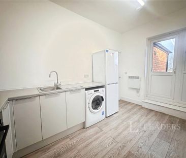 1 bedroom flat to rent - Photo 4