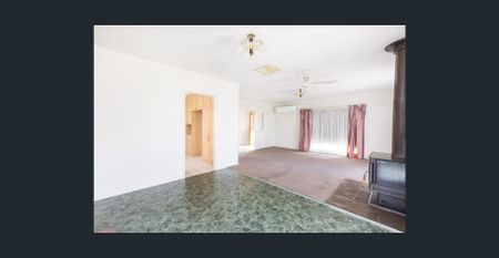 For Rent: Comfortable Family Living in a Handy Mildura Location - Available now – Apply via realestate.com.au only - Photo 4