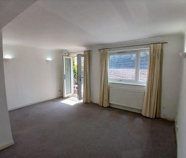 Yew Tree Court, Littlebourne, Canterbury - Photo 2