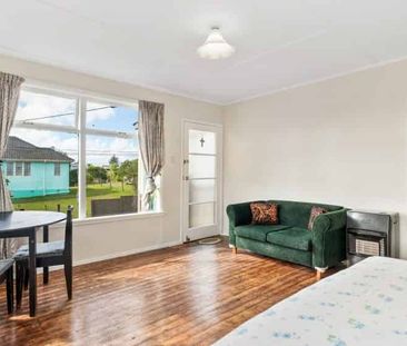 Rent includes water - Photo 4