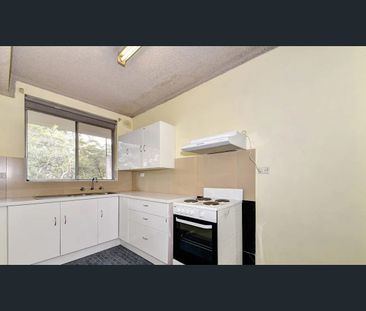 Bright & Spacious Two-Bedroom Apartment in Prime Epping Location - Photo 1