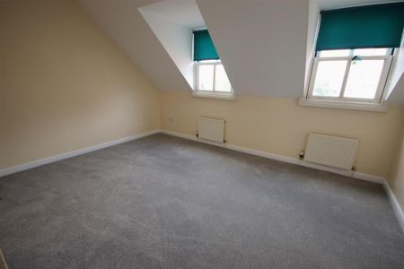 4 bedroom terraced house to rent - Photo 3