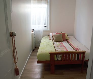 FANTASTIC FIVE BEDROOM HOUSE - Photo 3