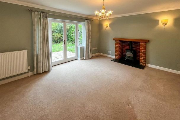 4 bedroom detached house to rent - Photo 1