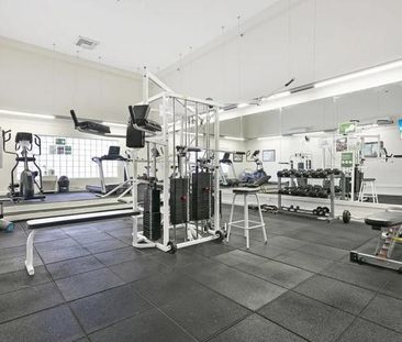 2002/18 Hanlan Street, 4217, Surfers Paradise - Photo 4