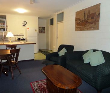 3/110 Eyre Street, North Ward - Photo 6