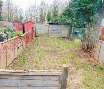 The Crescent, Harlington, UB3 - Photo 6