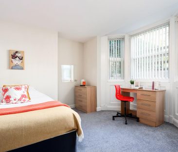 3 bedroom apartment to rent - Photo 4
