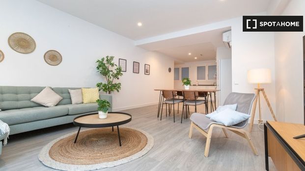 barcelona, Catalonia 08036 - Photo 1