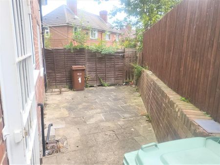 2 bedroom semi-detached house to rent - Photo 4