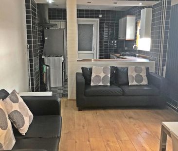 5 bedroom house to rent - Photo 2