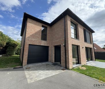 Location Maison 6 pièces 170m² NEUVILLE EN FERRAIN 59960 - Photo 5