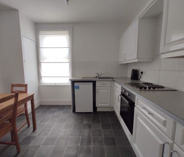 2 Bed Flat, Liscard, CH45 - Photo 1