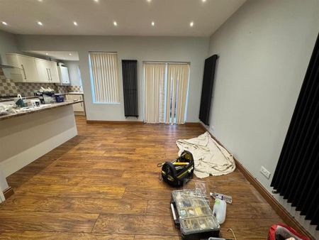 3 bedroom terraced house to rent - Photo 3