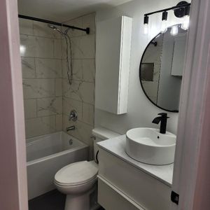 4 1/2 entièrement rénové - Cession bail 15 novembre - Photo 2