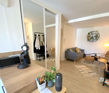 Location Appartement 5 pièces 85m² - Photo 2