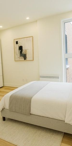 2 chambres lumineux avec grand balcon privé sur ruelle - Photo 1