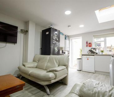 5 bedroom house to rent - Photo 1