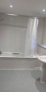 3 Bed Maisonette, Chambers Street, SE16 - Photo 3