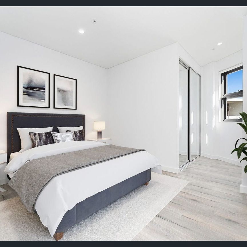 One bedroom plus study for rent in the heart of Lidcombe - Photo 1