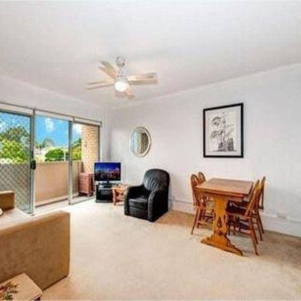 Modern Apartment in Prime Location - Photo 1