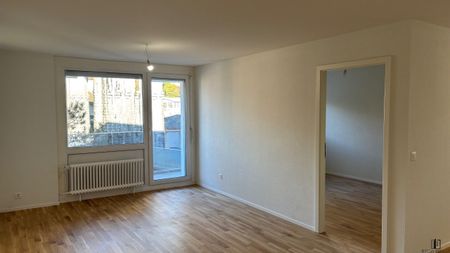 Appartement rénové de 2.5 pièces au 4ème étage - Photo 2