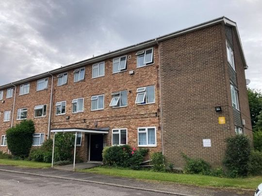 Winchester Road, Southampton - Photo 1