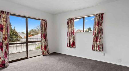 Four Bedroom Family Home - Photo 4