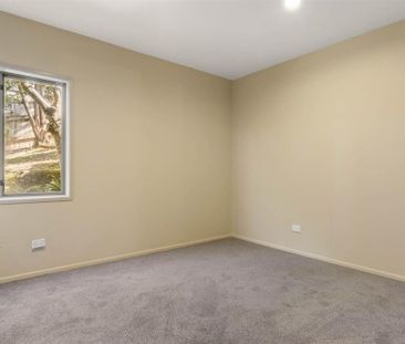 Spacious 3-Bedroom Home with Stunning Views - Available Now! - Photo 5