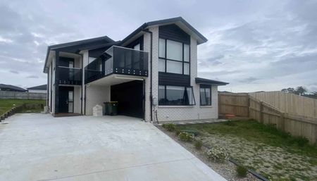 NEW Beachside Build – Spacious 5-Bedroom Home! - Photo 2