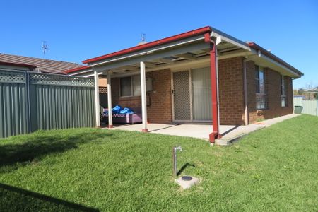 1/2 Keefe Close - Photo 5
