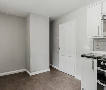 2 BED Apartment To rent - Photo 5