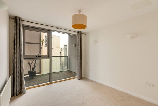 2 Bed Flat - Photo 1