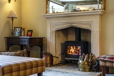 A magnificent Grade II listed Cotswold farmhouse with substantial converted barn, set in about 3.5 acres. - Photo 2