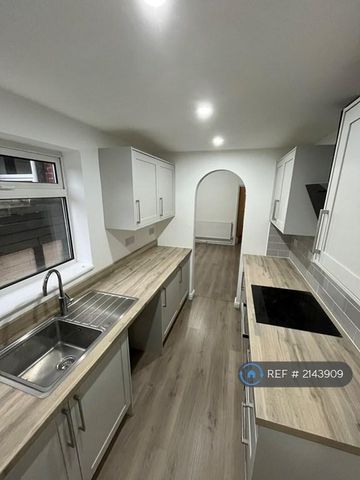 2 bedroom terraced house to rent - Photo 5