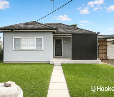 Great 3 Bedroom Home - Available Now! - Photo 5