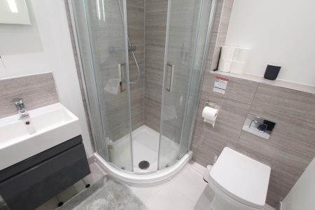 Connaught Road, Woking, Surrey, GU24 - Photo 3