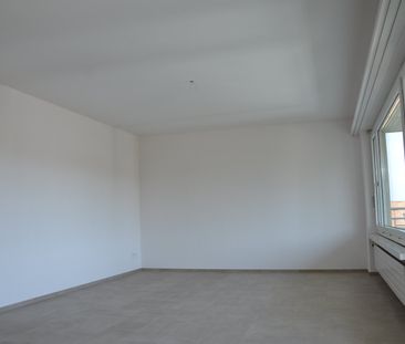 "moderne 4.5-Zimmer-Wohnung an zentraler Lage mit Lift im Haus" - Foto 1