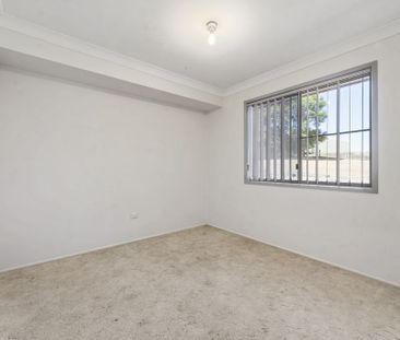 Family-Friendly Living on a Large Block - Photo 5